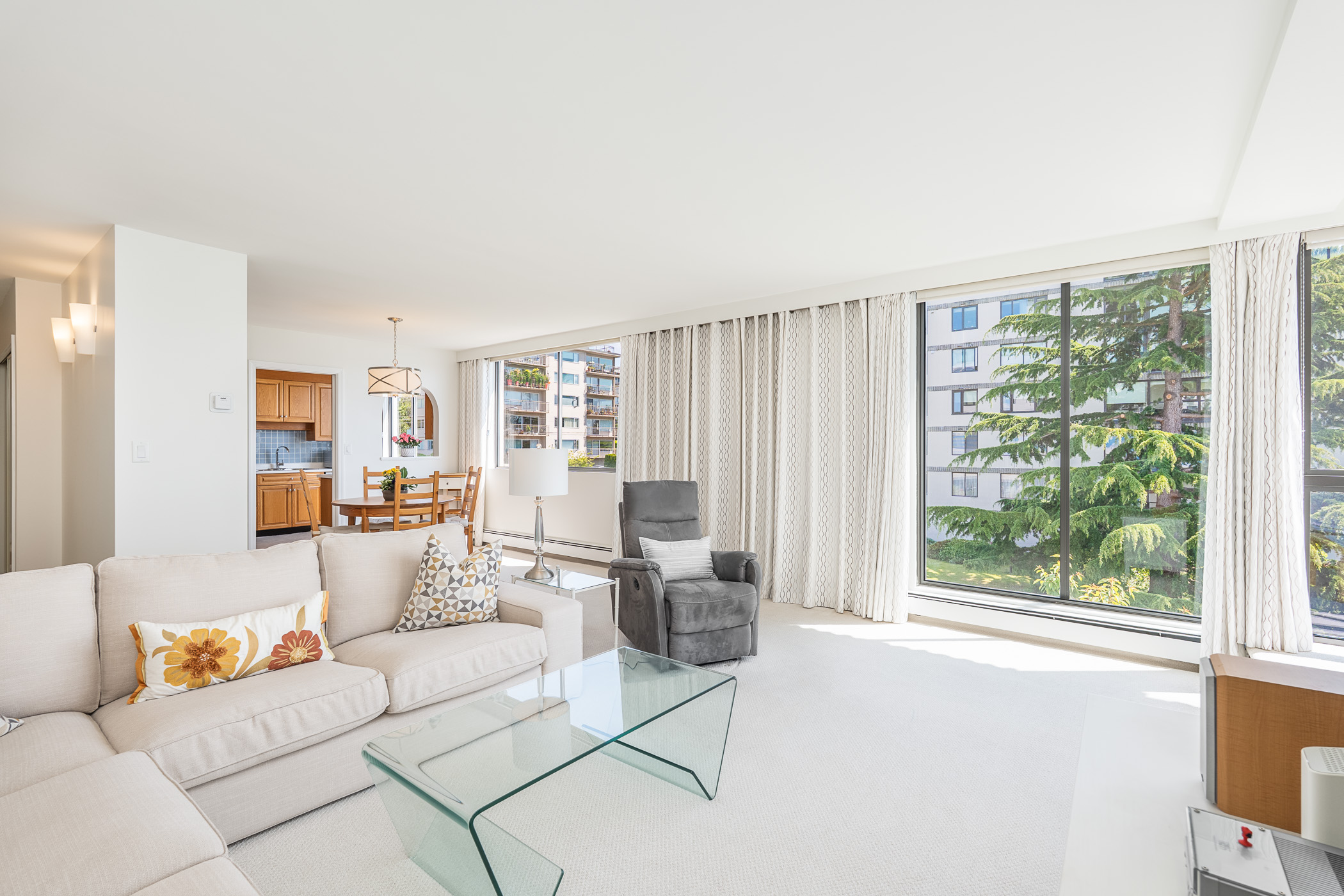 #303 – 2108 Argyle Avenue